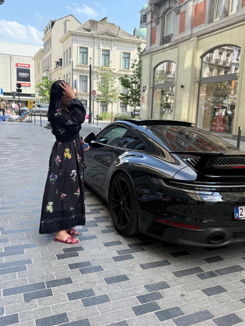 Robe logue noir a fleurs